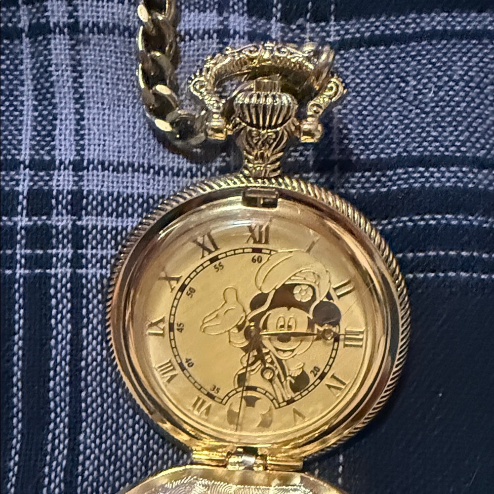 VTG Tokyo Disneysea Celebration 2002 Gold Pocket Watch with Chain - Picture 6 of 8